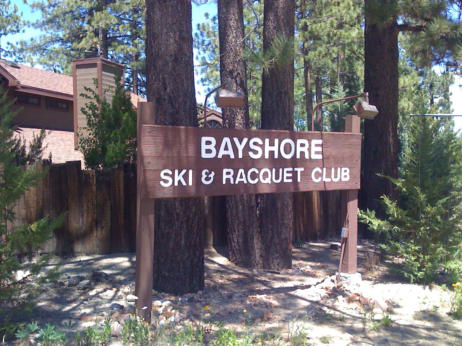 Monument Sign at  Bayshore Ski & Racquet Club